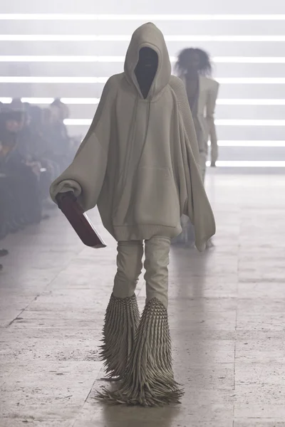 Look 23